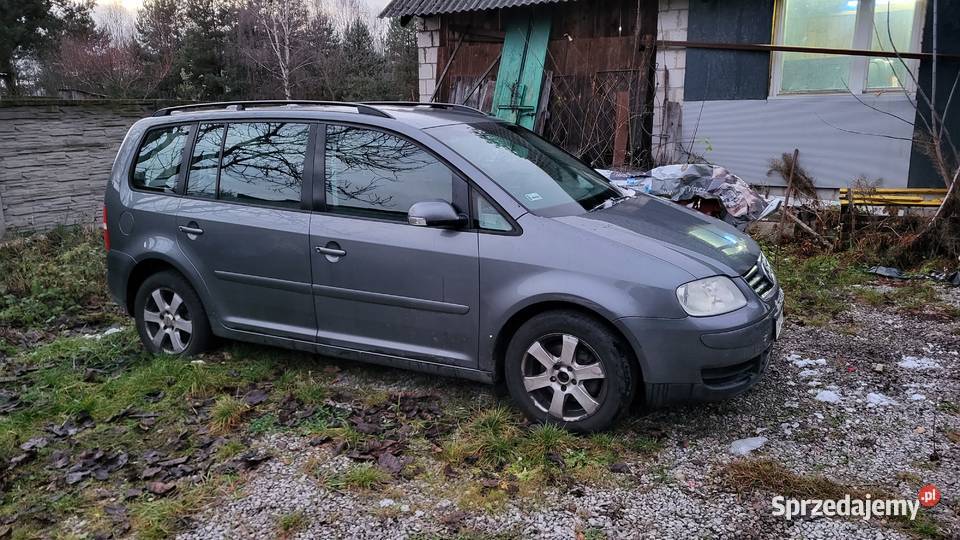 Volkswagen Touran 20 TDI 140 uszkodzony Szydłowiec
