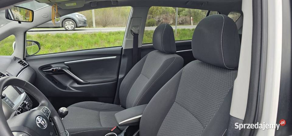 TOYOTA VERSO ŁADNA BOGATE WYPOSAŻENIE radio Verso Latoszyn