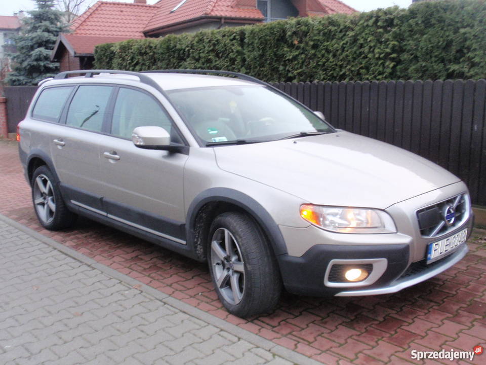 Volvo xc70 2008 D5manual bezowe skory navi Leszno sprzedam