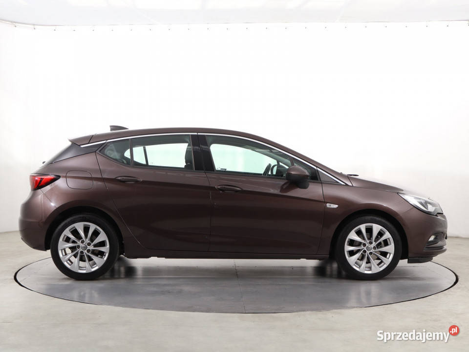 Opel Astra 14 T klimatyzacja