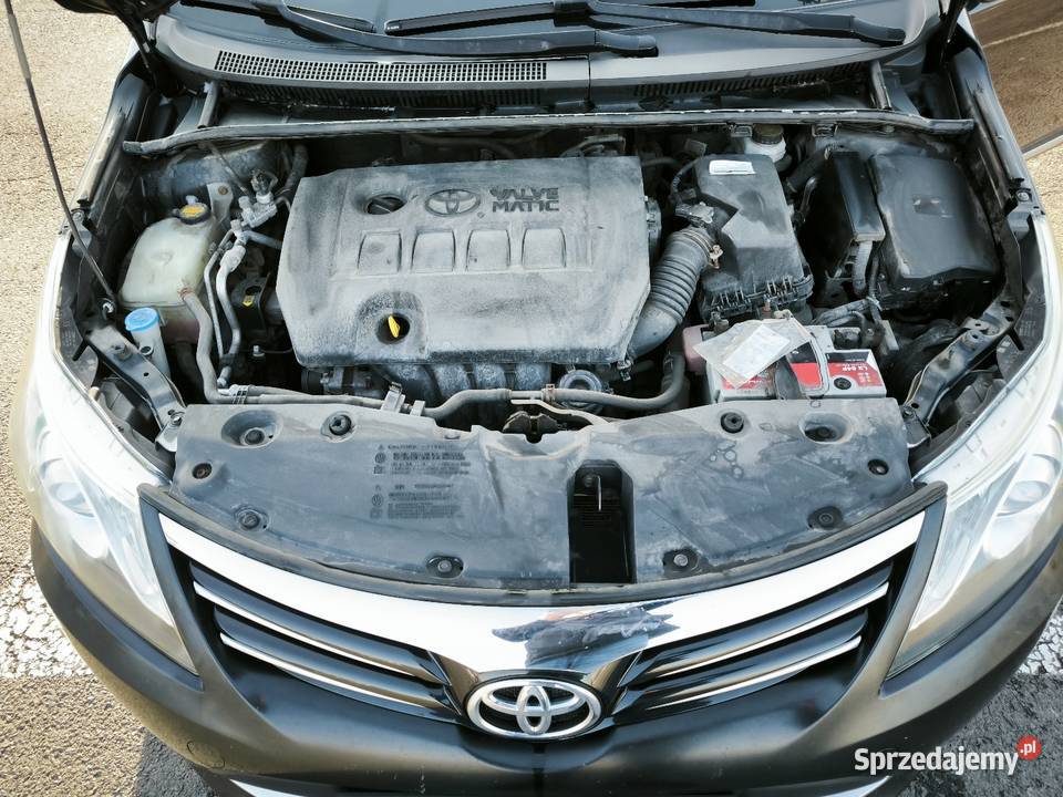 Toyota Avensis 2012 16 benzyna 177 400 isofix Wałbrzych