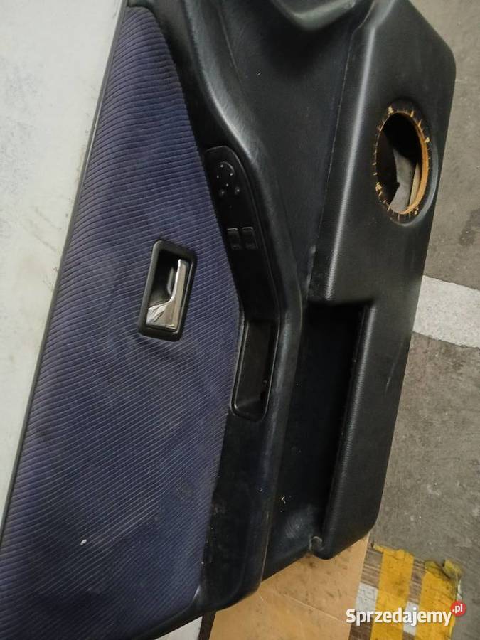 Boczki przód audi 80 uszkodzony Zgierz