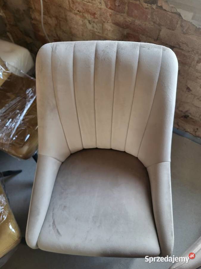Sprzedam 4 nowe krzesła do jadalni kuchni opolskie Otmuchów