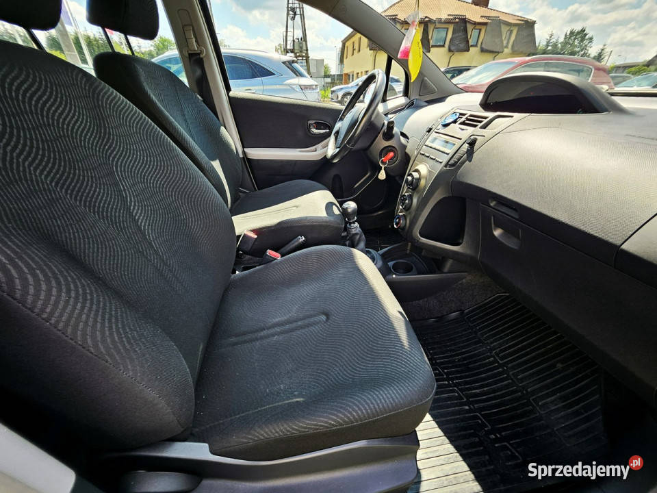 Toyota Yaris lakier metallic
