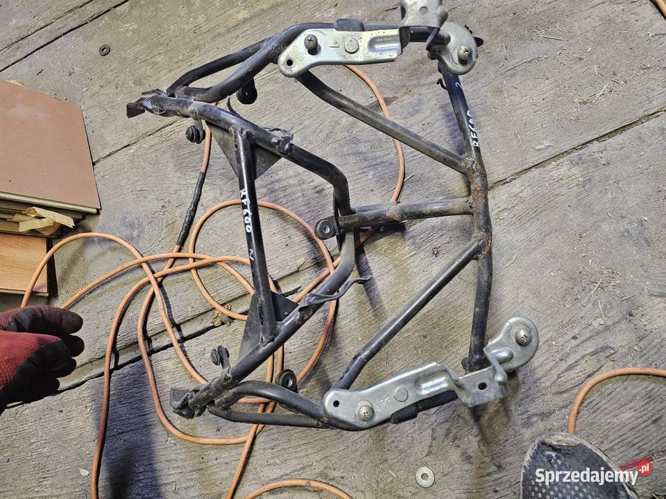 Suzuki RF 600 stelaż mocowanie lampy przedniej sprzedam