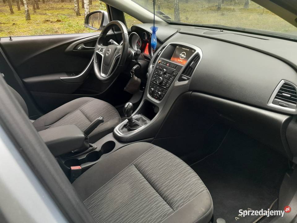 Opel Astra J 16d 136 2014r Zarejestrowany 141 welurowa tapicerka