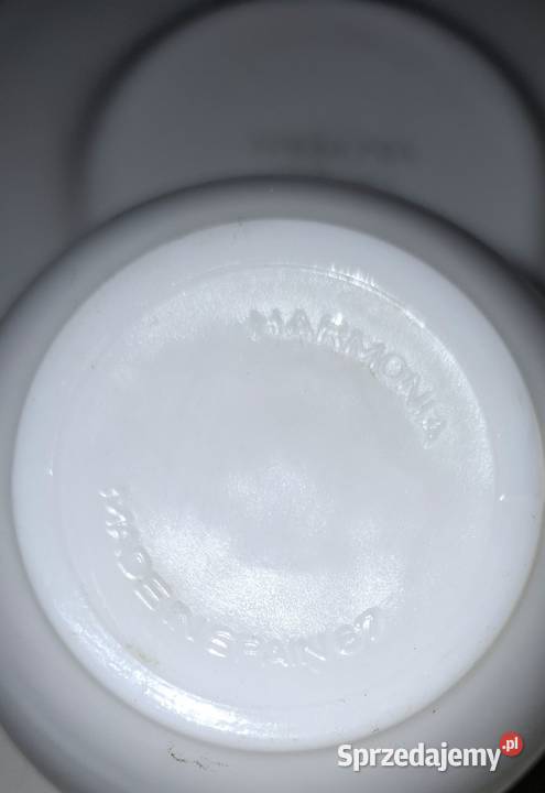 Porcelanowe filiżanki ze spodkami hiszpańskiej Wadowice