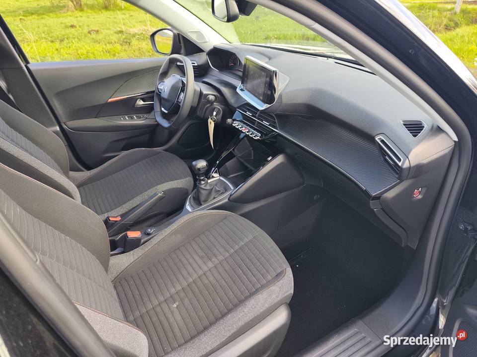 Peugeot 2008 12 L Pure Tech Rok produkcji 2022 Kostarowce