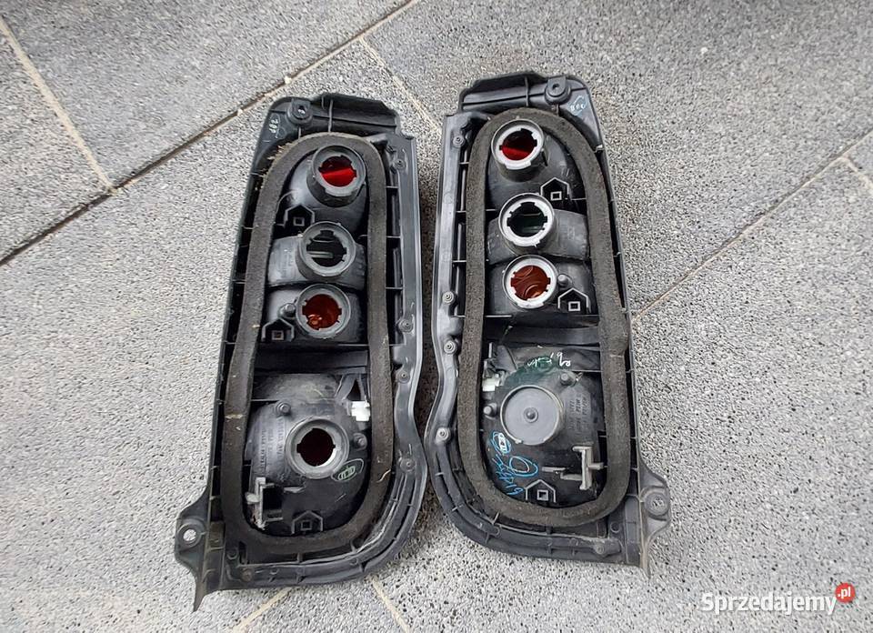 TOYOTA HIACE 1995 1996 1998 LAMPA TYŁ PRAWA LEWA Wrocław