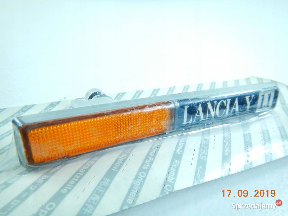 KIERUNKOWSKAZ BŁOTNIKA PRAWY LANCIA Y 9500 ASO