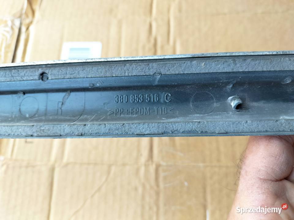 VW PASSAT B5 FL 3B0853516C LISTWA DRZWI DRZWIOWA osobowe Karoseria Kamień-Kolonia