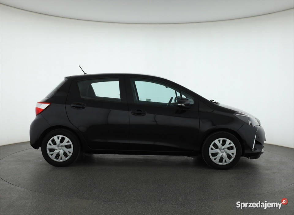 Toyota Yaris 15 Dual VVTi 82KM