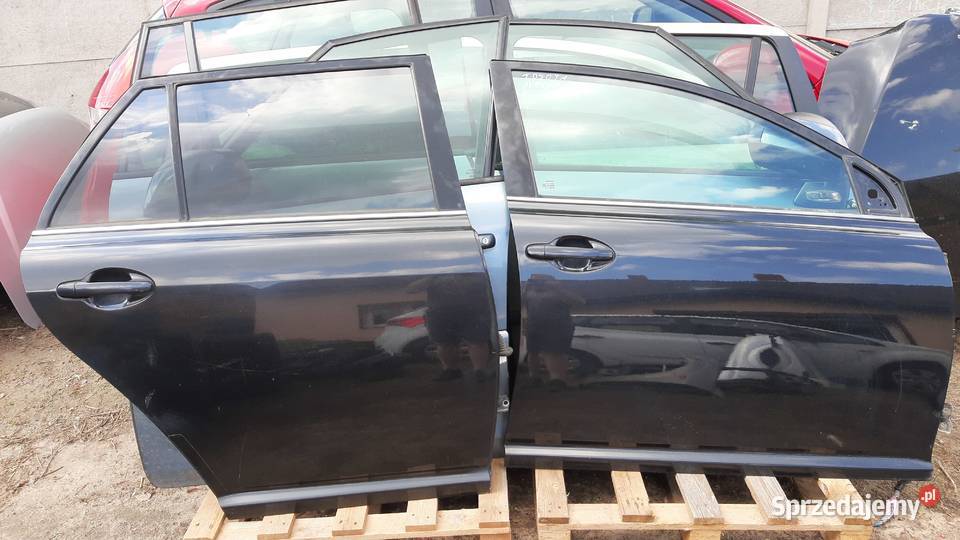 drzwi prawe lewe przód tył Toyota Avensis II t25 osobowe Dębno