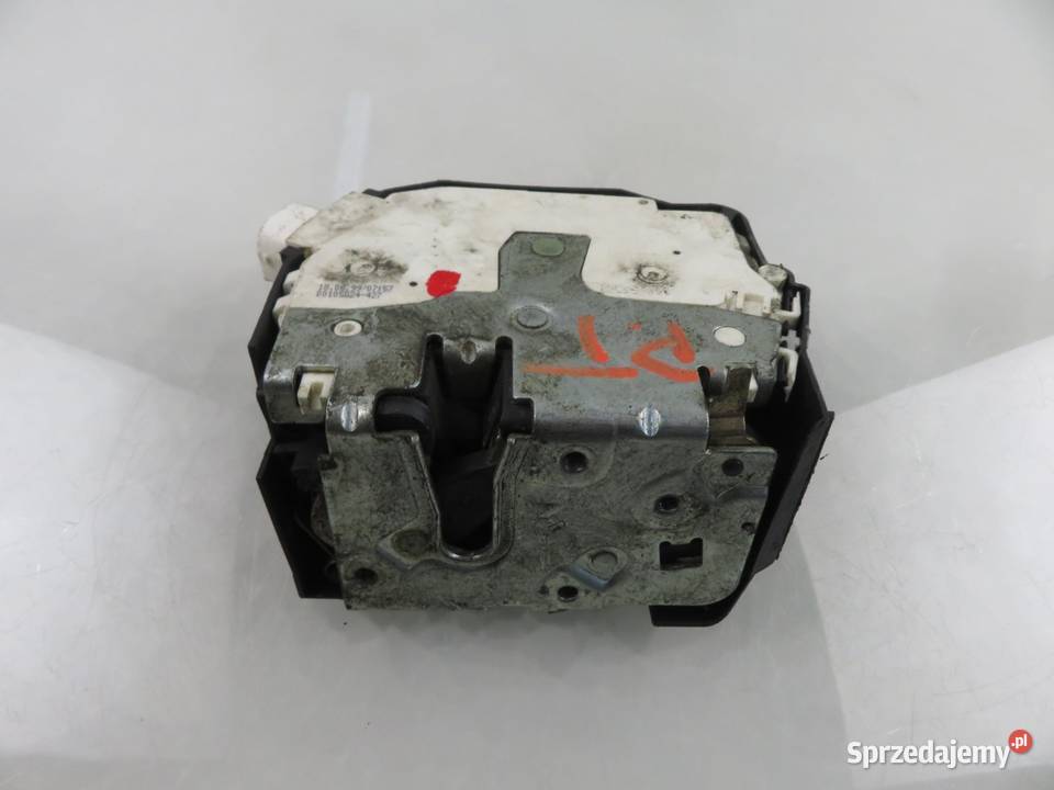 ZAMEK PRAWY TYLNY LAND ROVER FREELANDER L314