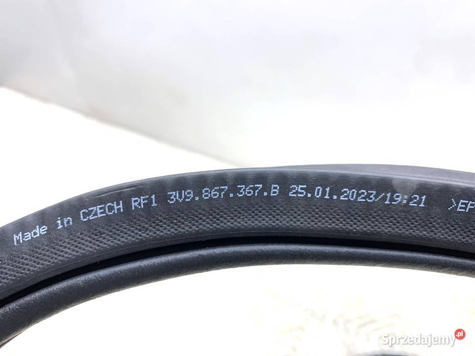 USZCZELKA DRZWI TYŁ LEWA SKODA SUPERB III Kombi