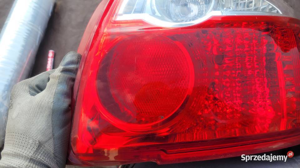 TOYOTA AURIS E15 LIFT 10 LAMPA TYLNA PRAWA osobowe Ruda Śląska sprzedam