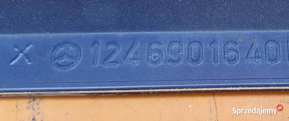 MERCEDES W124 SEDAN LISTWA DRZWI PRAWA STRO Rok produkcji 1994 mazowieckie Radom sprzedam