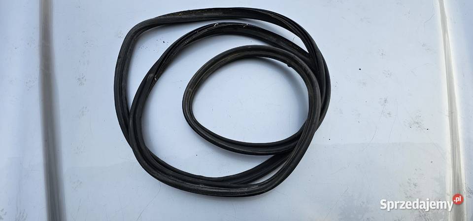 Uszczelka bagaznika mercedes w203 coupe Rok produkcji 2001 Części samochodowe Zbąszyń