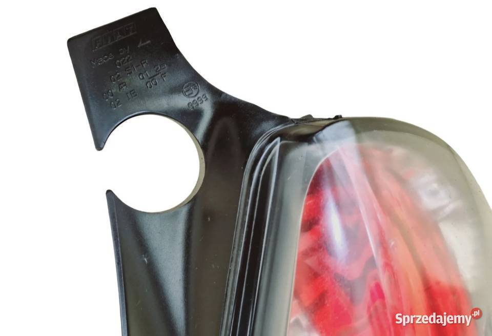 LAMPA TYŁ PRAWY FIAT STILO HB 3D 46823705 osobowe Działoszyce