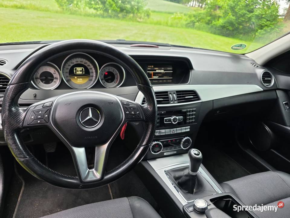 2011 MercedesBenz lift cklasse w204 c200 Wronki