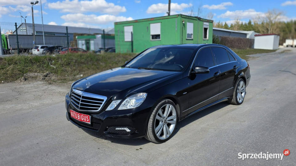 Mercedes E 350 Avangarde czarny sufit 4matic 294000km pomorskie Lębork