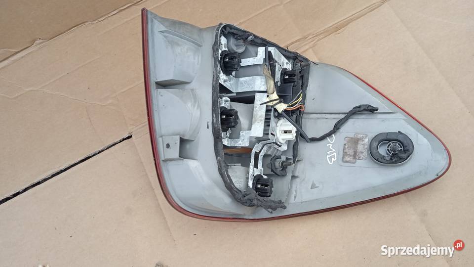 MERCEDES ML W164 SUV LAMPA TYŁ PRAWA osobowe Oświetlenie Zbierkowo