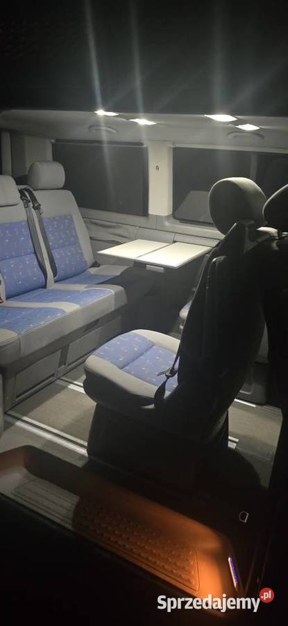 VOLKSWAGEN MULTIVAN Trzebiatów