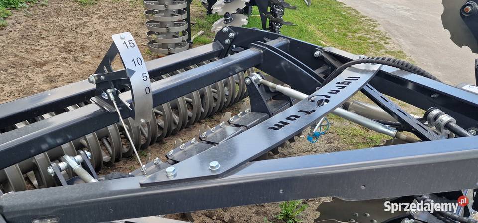 Agregat talerzowy AT Premium 3m ciężka brona Huta