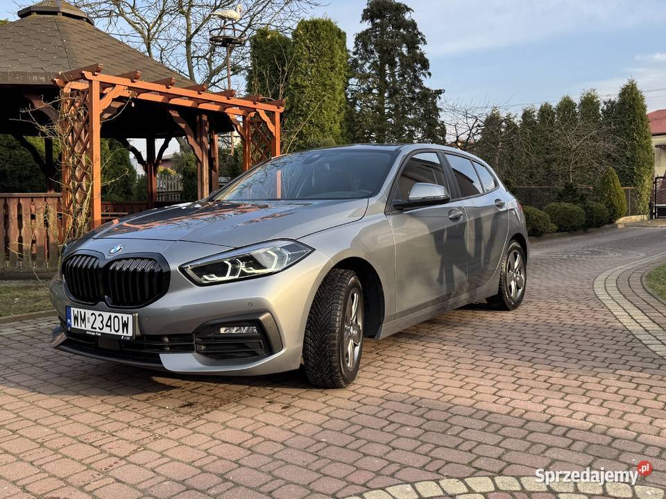 BMW 118i F40 2022 benzyna Dębe Wielkie sprzedam