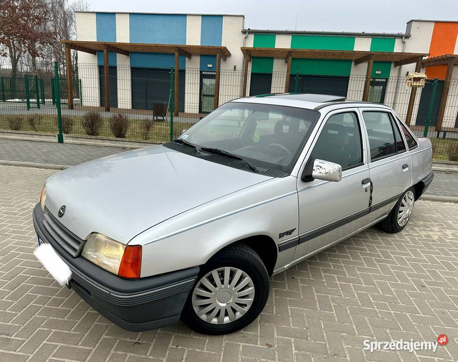 Opel Kadett 14i KAT Beauty 1990r Sedan 1400cm3