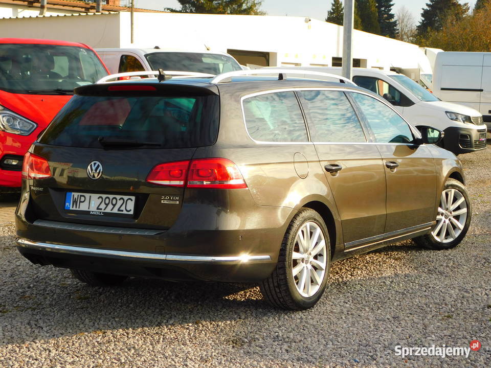 Volkswagen Passat B7 DSG kombi bezwypadkowy Rok produkcji 2013 Warszawa
