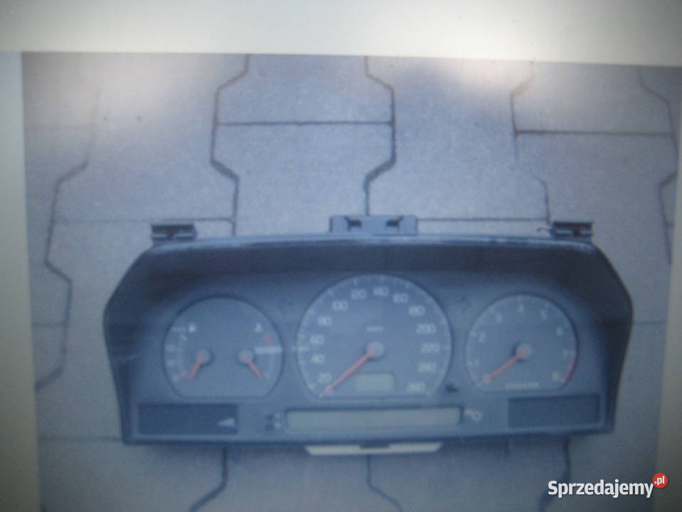 VOLVO V70 S70 C70 24 benzyna LICZNIK ZEGAR Rakoniewice
