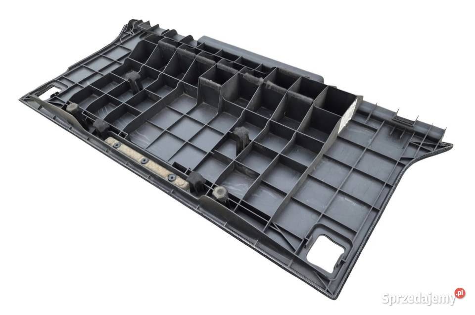 CZARNA WYKŁADZINA BAGAŻNIKA MERCEDES W204 CKLASA