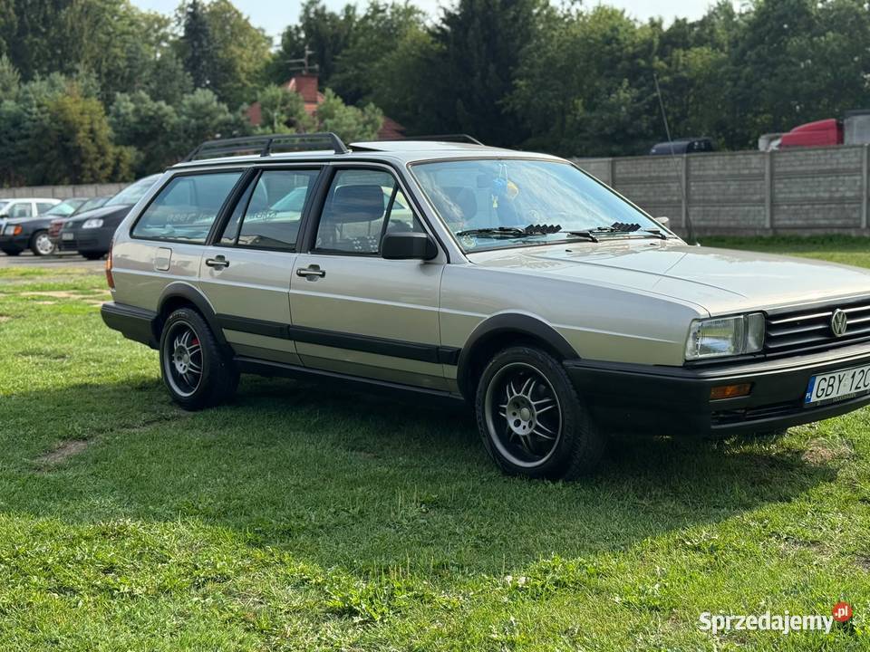 Volkswagen Passat B2 Kombi 16 Arena 1986 150 LPG szary