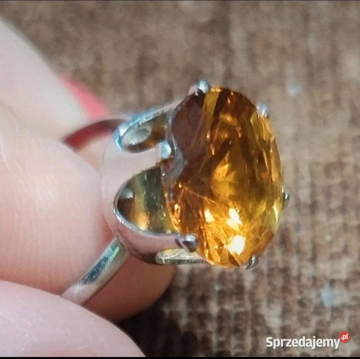 Pierścionek brązowe oczko