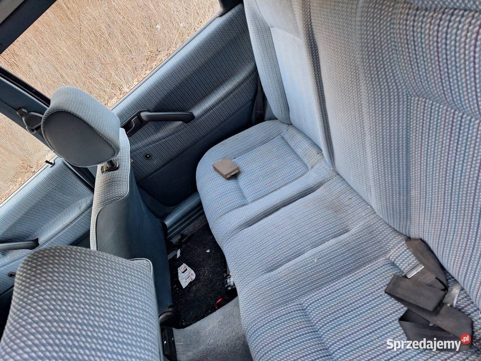 Passat b3 18 benzyna kombi hak klima elektryczne Rok produkcji 1992 Wolin