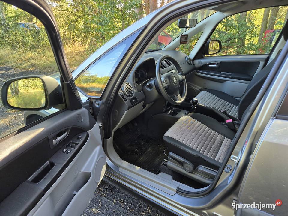 Suzuki SX4 16 Benzyna 120 4x4 130 przebiegu nieuszkodzony Skierniewice
