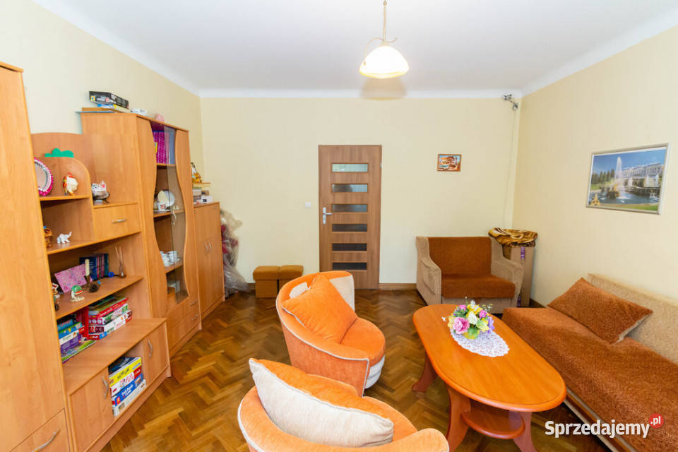 Mieszkanie 103m2 4 pokoje 2 piętro Ostrowiec Rok budowy 1950 świętokrzyskie Ostrowiec Świętokrzyski