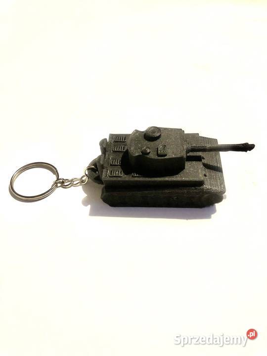 Breloczek czołg czarny 3D Dzień Dziadka Dzień Kłodawa