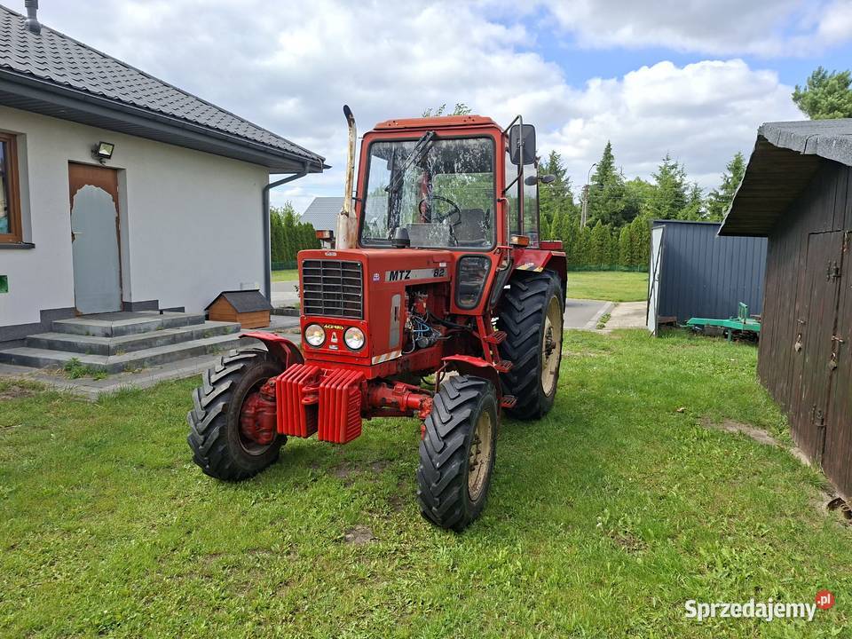 Ciągnik MTZ 82 w komplecie z pługiem