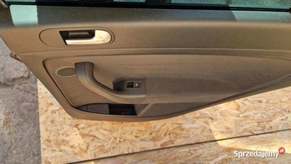VW GOLF 6 VI PLUS DRZWI PRAWE PRAWY TYŁ KOD LAK Słowikowo