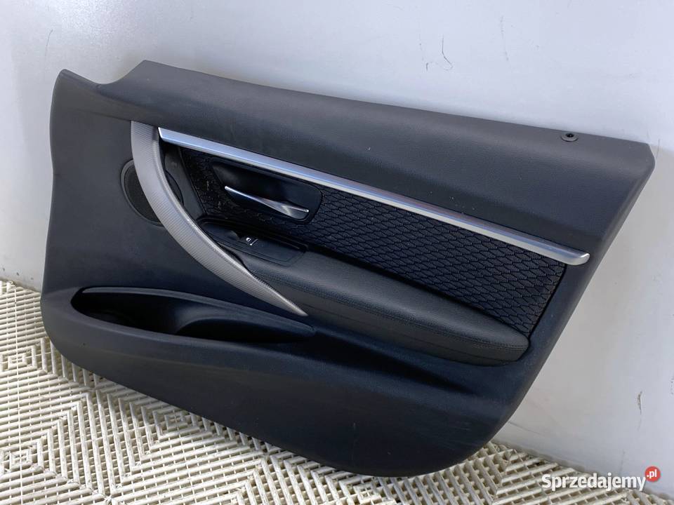 BOCZEK DRZWI PRAWY PRZÓD BMW F30 Hatchback 1118