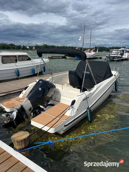 Quicksilver Activ 675 Sundeck z silnikiem