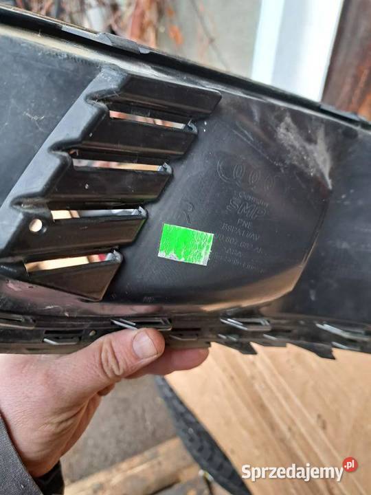 Prawa kratka Audi A4 B9 Lift 8W0807682AK