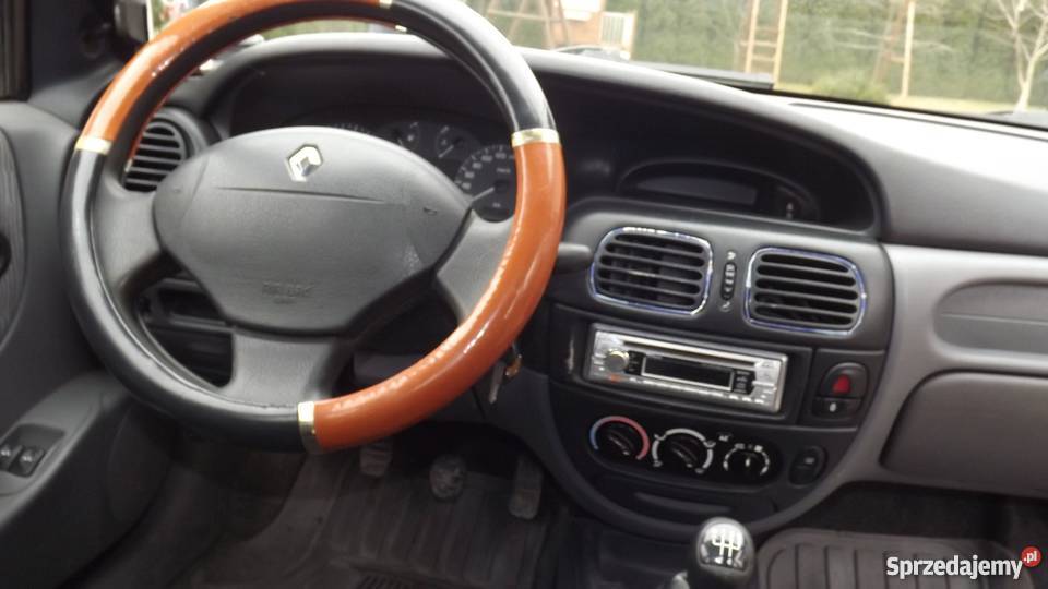 RERENAULT MEGANE 1 CLASSIC SEDANLIMUZYNA 2001 nieuszkodzony Nidzica sprzedam