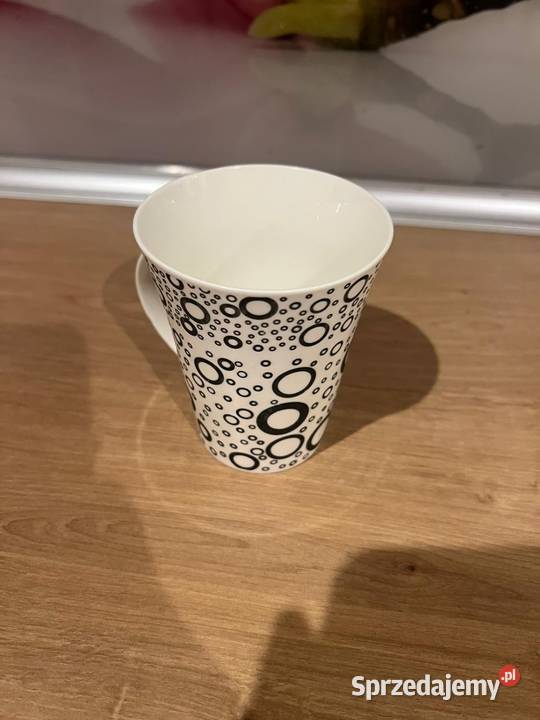 Ładny kubek z delikatnym wzorem Gdańsk