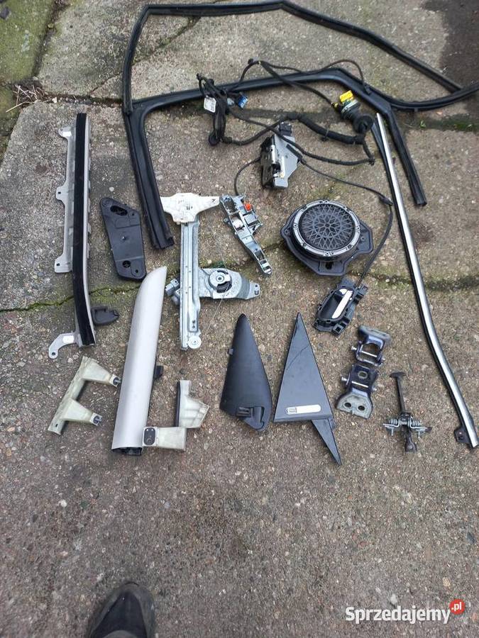Sprzedam części osobowe opolskie Niemodlin sprzedam