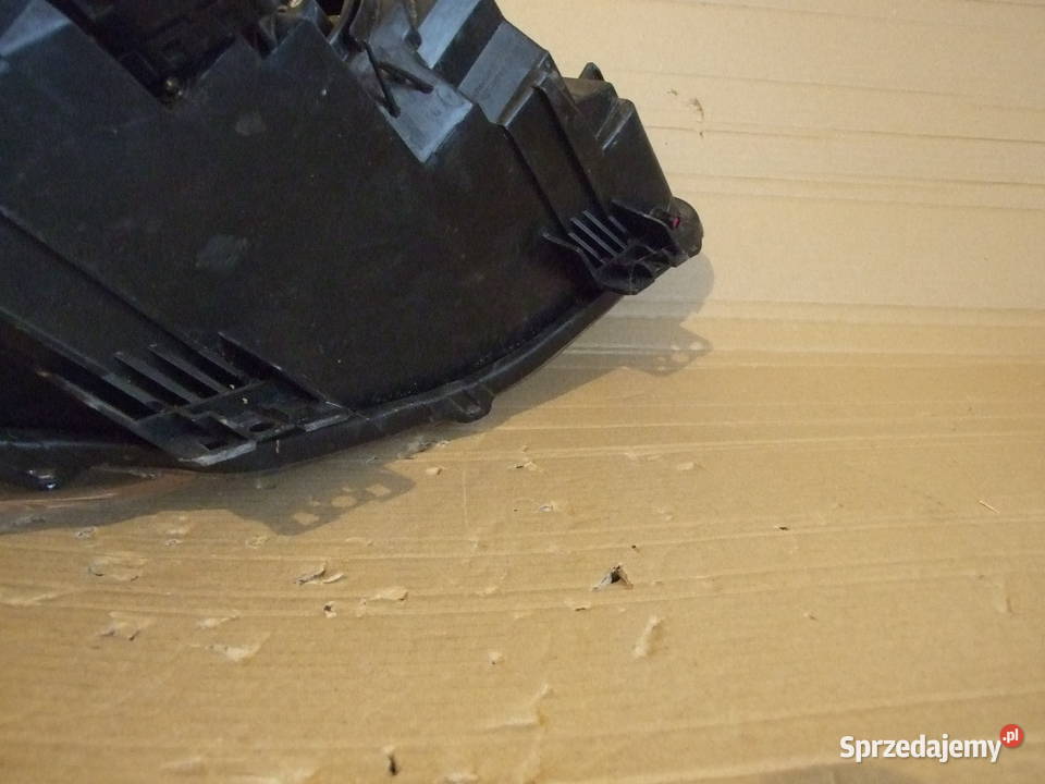 Lampa Mazda 3 lewa BDG751040