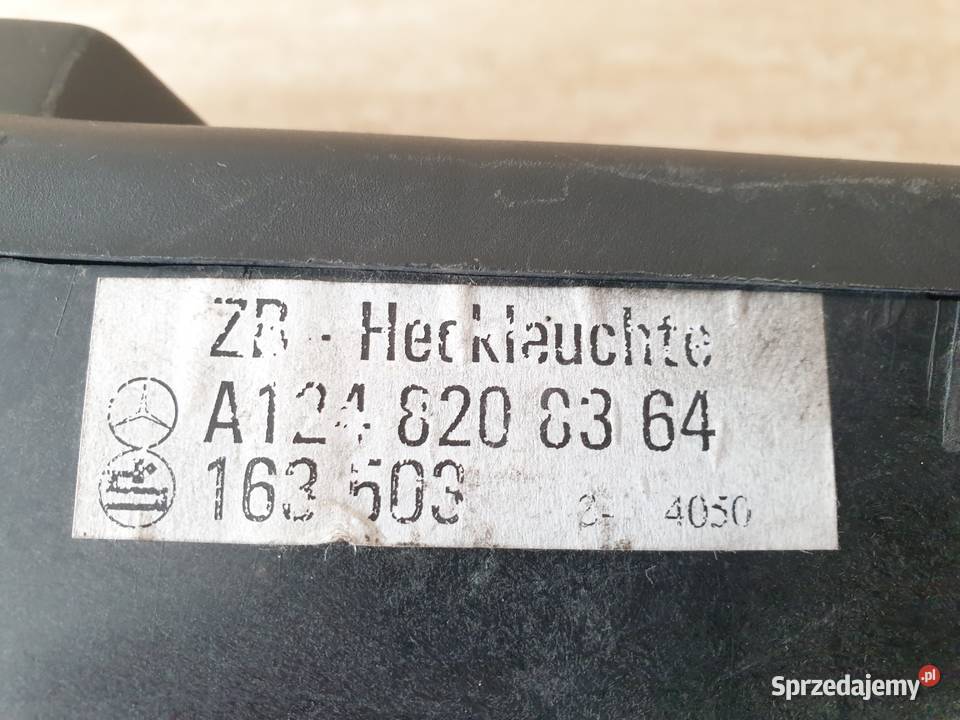 Mercedes W124 sedan lampa lewy tył ciemna A124 Legnica