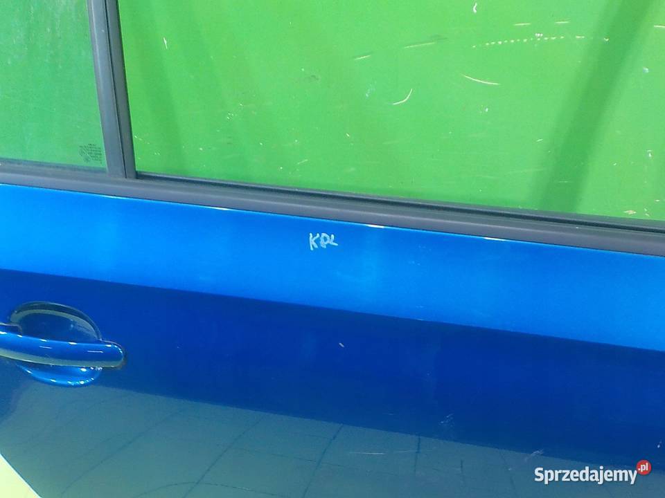 SKODA RAPID 14 TDI 16r 5D drzwi prawe tyl